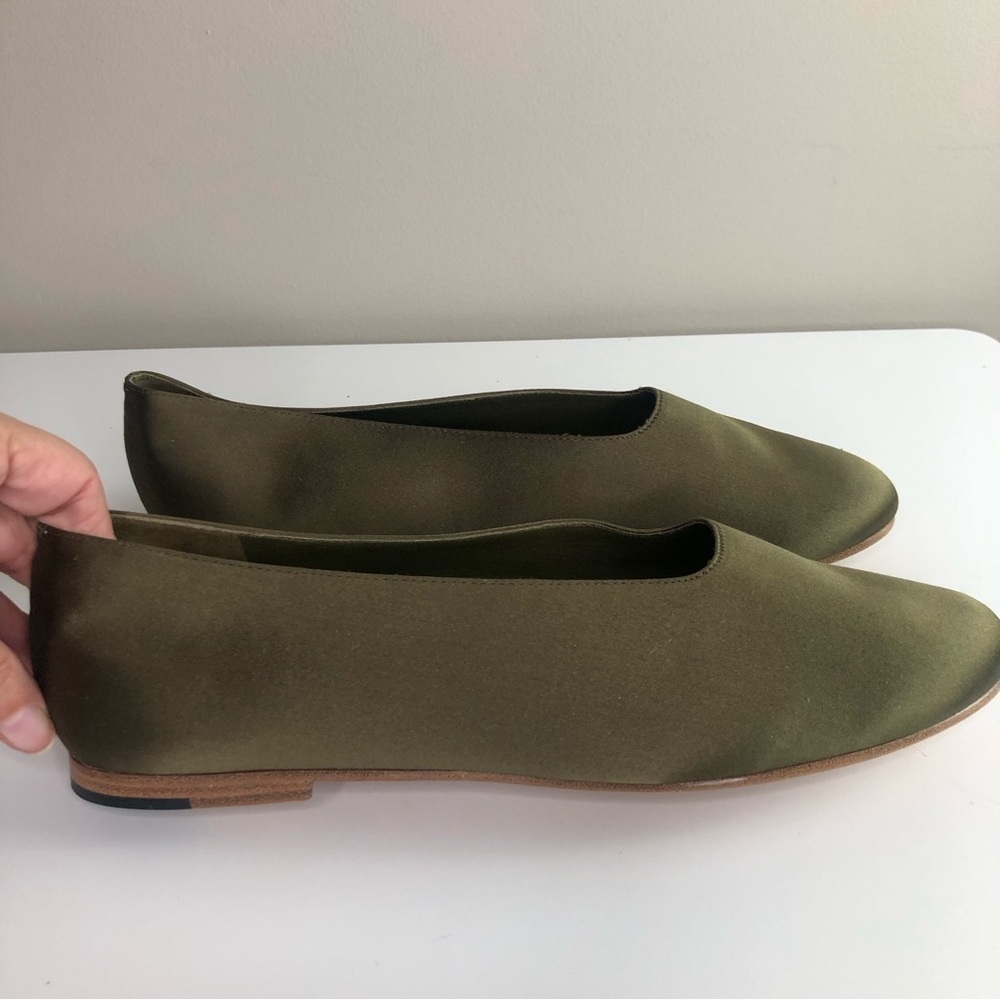 (See updated photos) Vince Maxwell Olive Green Silk Satin Ballet Flat Shoes 9